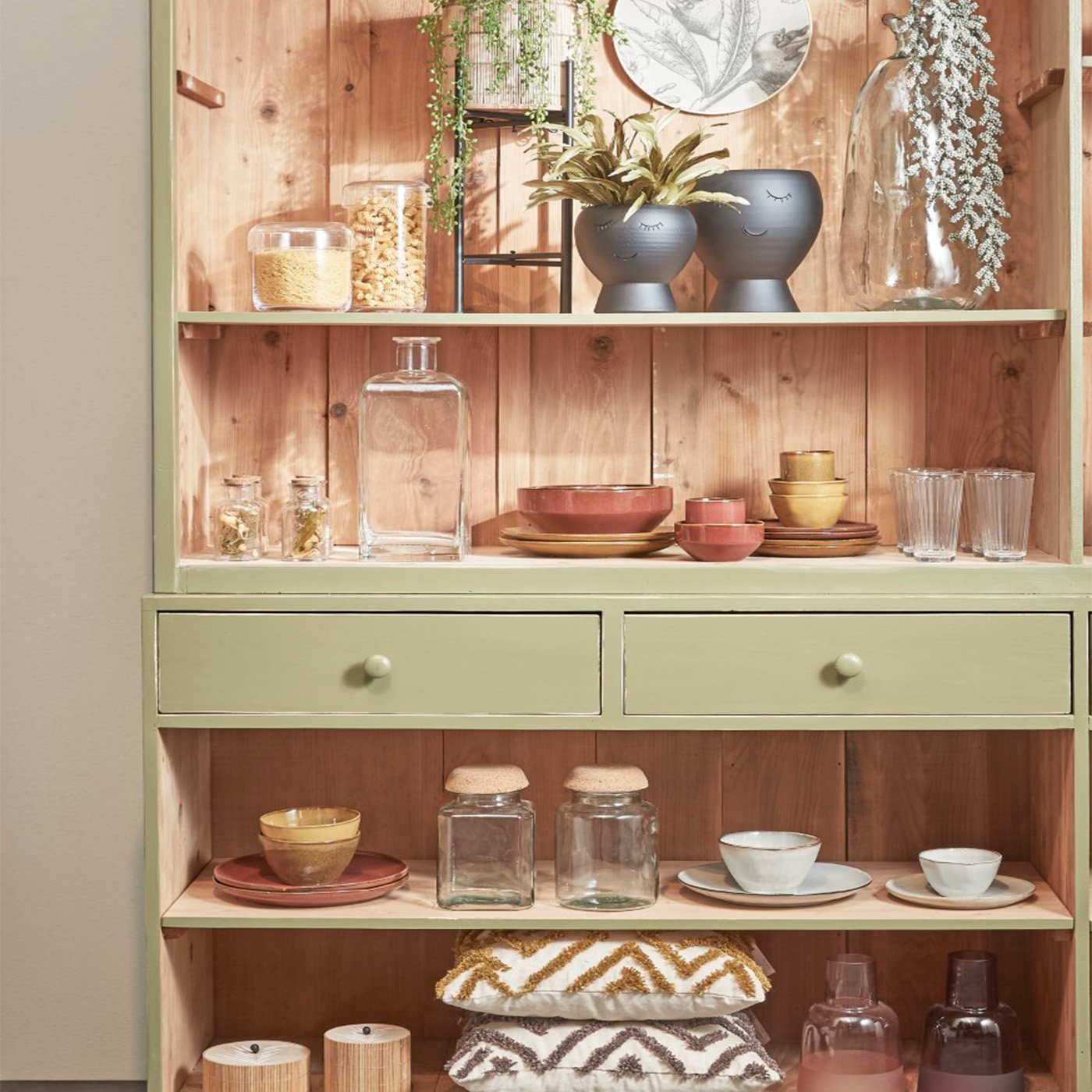 8720362010395-01s-01