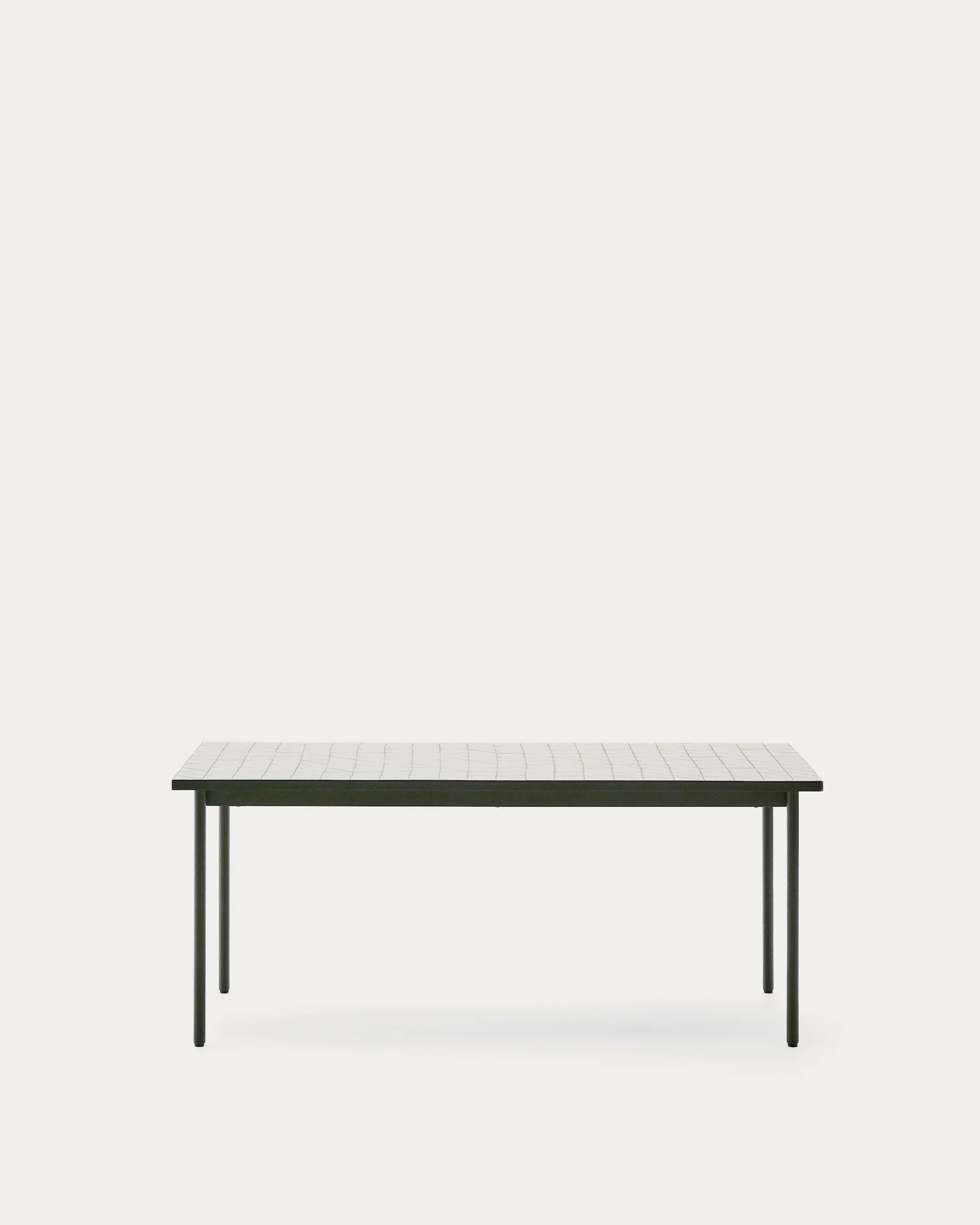 Mesa de exterior Maurina de acero galvanizado verde y azulejos color crudo 182 x 91 cm